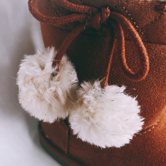 New! Okie Dokie Toddler Fur Tassel Bootie - Picture 2 of 6